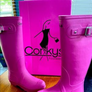 Adorable Corkys Fuchsia Rain boots.